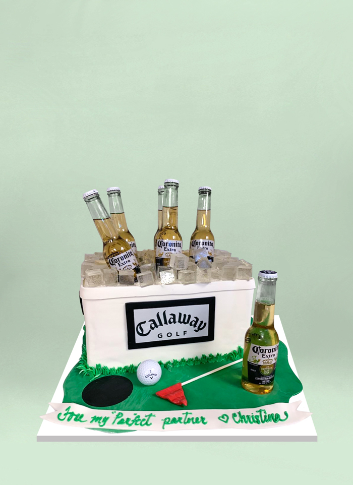 Photo: golf day and beers fondant cake